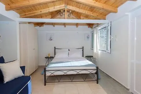 Holiday home Needa's - New Hope Poolside Mikra Mandinia