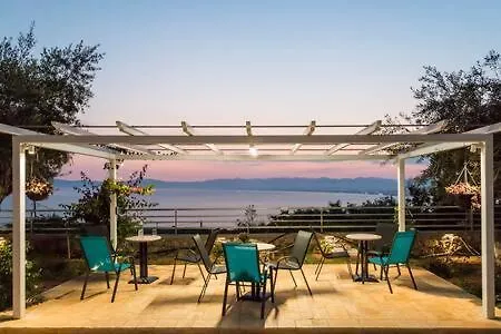 Casa vacanze Needa's - New Hope Poolside Mikrá Mandínia